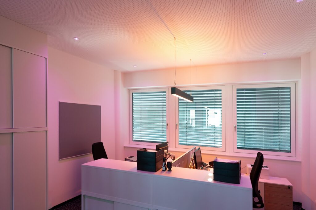 diefotomanufaktur-19-von-24-min-1024x681.jpg K-Horizon Pendant Luminaire KITEO PI-LED 1133mm | 41W-71W | ZigBee/DALI