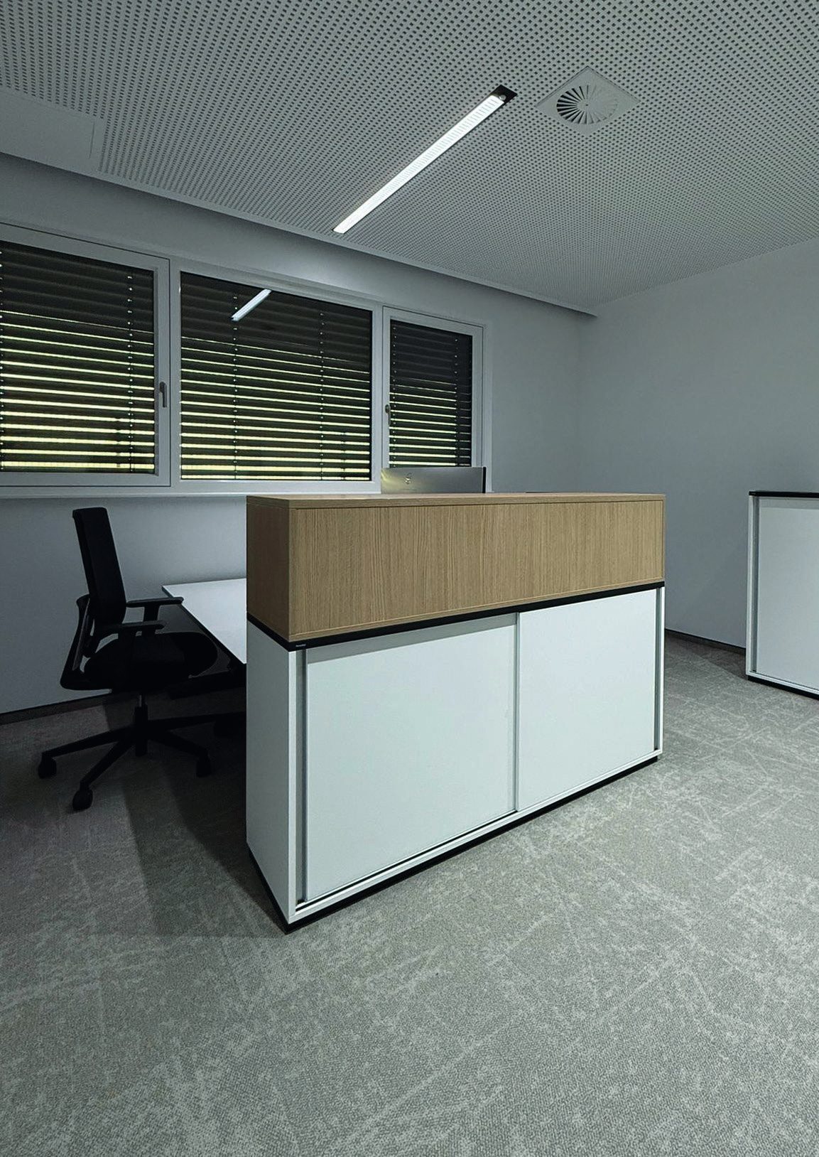 Lineare LED-Einbauleuchte K-Horizon UGR+Raster