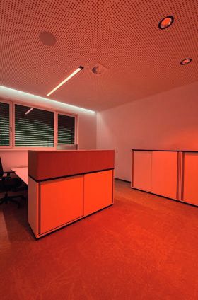 kiteo_datenblatt_k-horizon_20pi-led_20einbau_20ugr_2braster_img_2 K-Horizon UGR+Raster Einbau in Weiß RAL 9003, Schwarz RAL 9005 und Natur eloxiert, PI-LED-Modul, Lebensdauer L80/B10 50.000 h