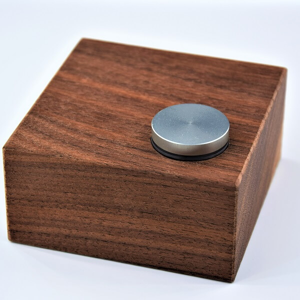 Mit Holzblock-Verkleidung