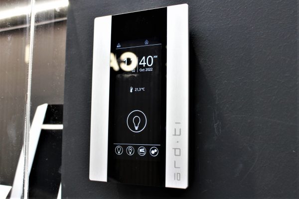 Wall touch panel | ARCA | Network Casambi C02/humidity