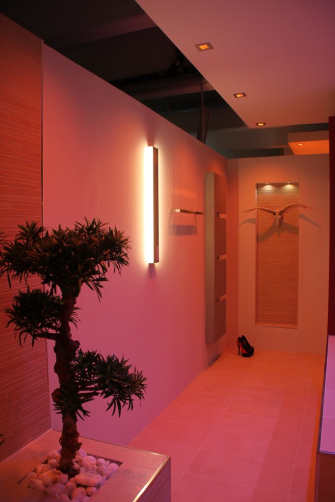 K-Moenia Wall Light by KITEO – 2,240 lm, 3000K, IP20