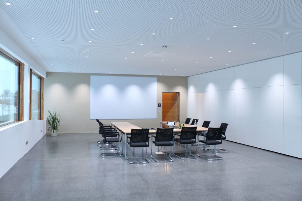Fuerst_Elektro_Seminarraum_3-1024x682.jpg K-Fabius Recessed Luminaire 12.9W LED 1,250–1,350lm 60° 80°